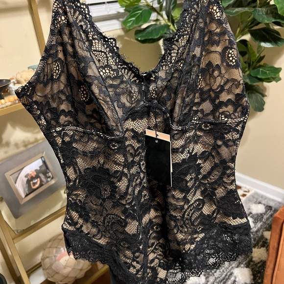 Pinsy Shapewear Bodysuits. Sold separately - Picture 2 of 4